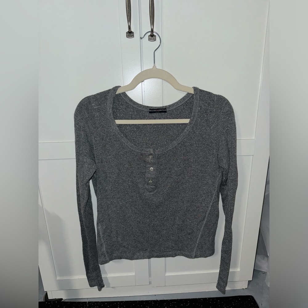grey brandy melville sweater